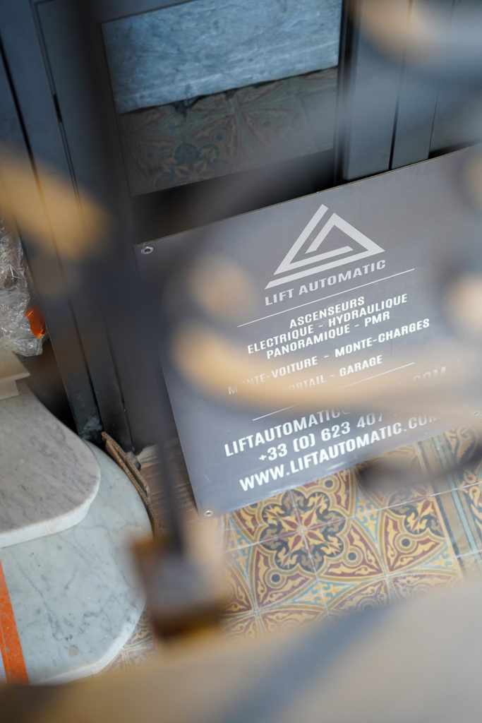 photo Lift Automatic concepteurs d'appareils élévateurs sur mesure sur la Côte d'Azur