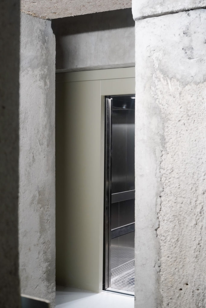 photo Lift Automatic concepteurs d'appareils élévateurs sur mesure sur la Côte d'Azur