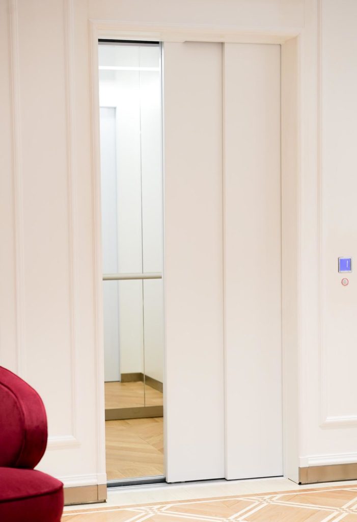 photo Lift Automatic concepteurs d'appareils élévateurs sur mesure sur la Côte d'Azur